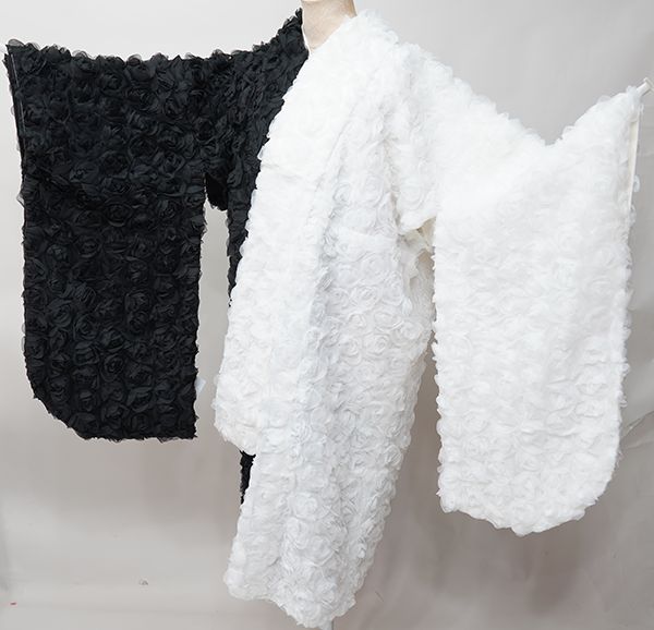 二尺袖 着物 チュールローズ 半身仕立て 着物丈は着付けし易いショート丈 黒 白 卒業式 NO 42869 2