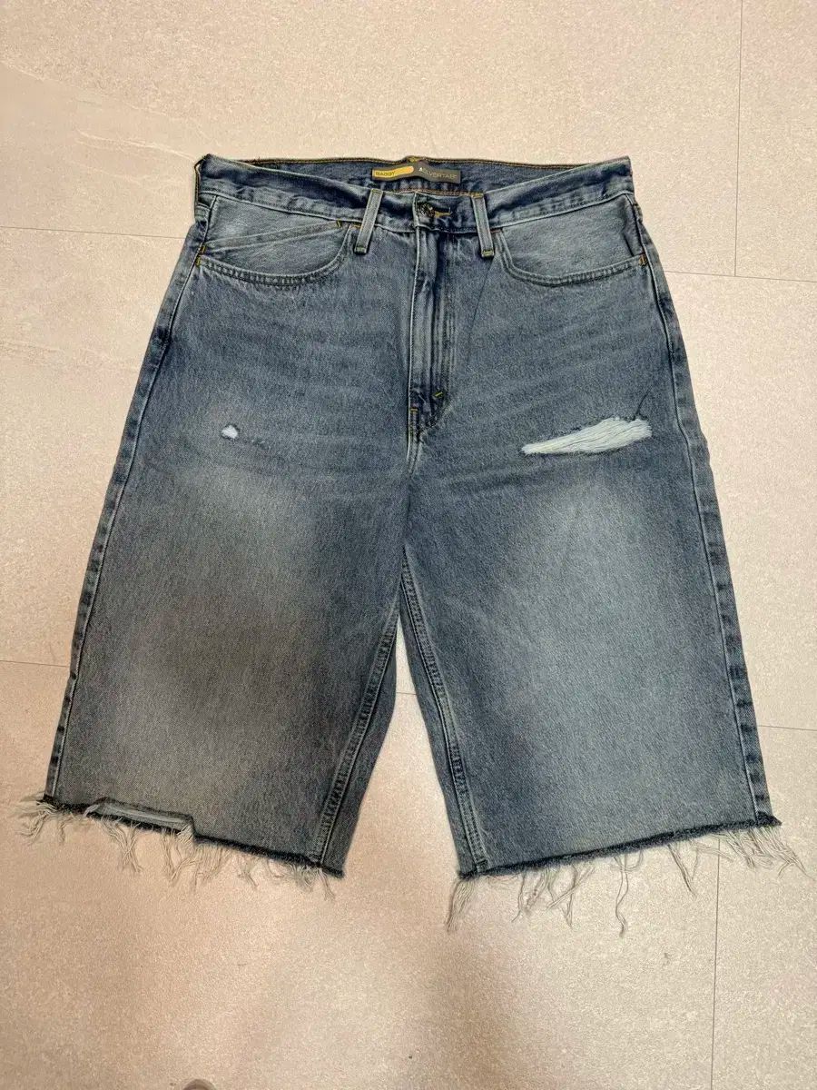 リーバイス シルバータブ ハーフパンツ 34