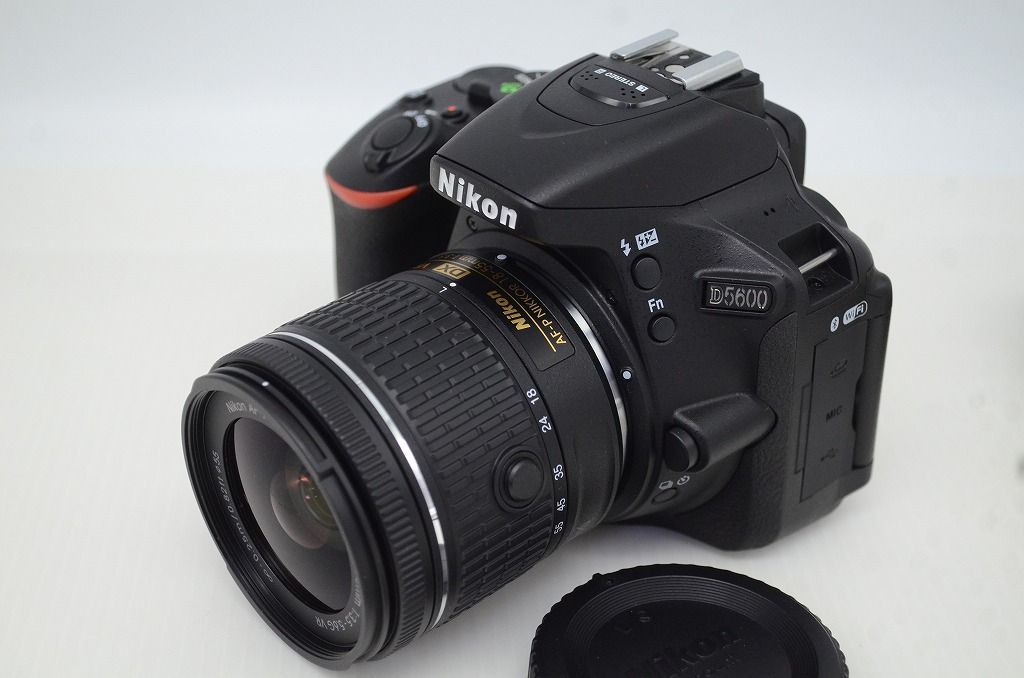 新品級 Nikon ニコン D5600 ボディ + AF-P DX 18-55mm VR レンズキット