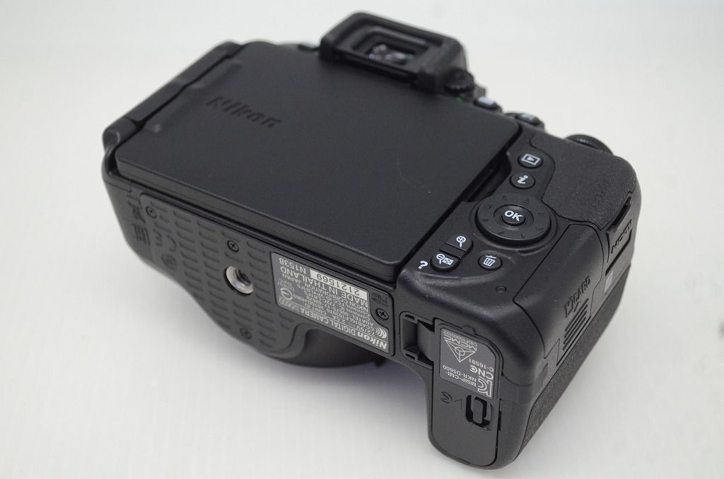 新品級 Nikon ニコン D5600 ボディ + AF-P DX 18-55mm VR レンズキット