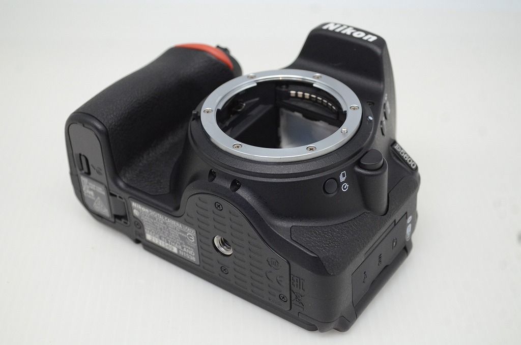 新品級 Nikon ニコン D5600 ボディ + AF-P DX 18-55mm VR レンズキット