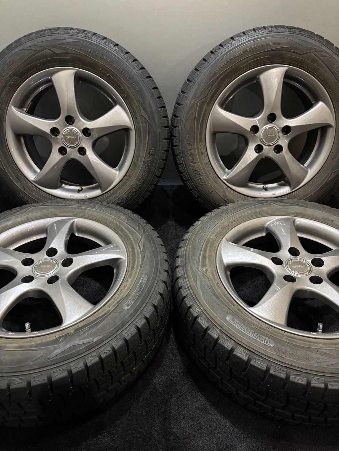 倉庫 215 65 R 16 DUNLOP WINTER MAXX WM 01 16年製 TOPRUN 16インチ 6 5 J 38 114 3 H スタッドレス 4本 アルファード 南2 K 892