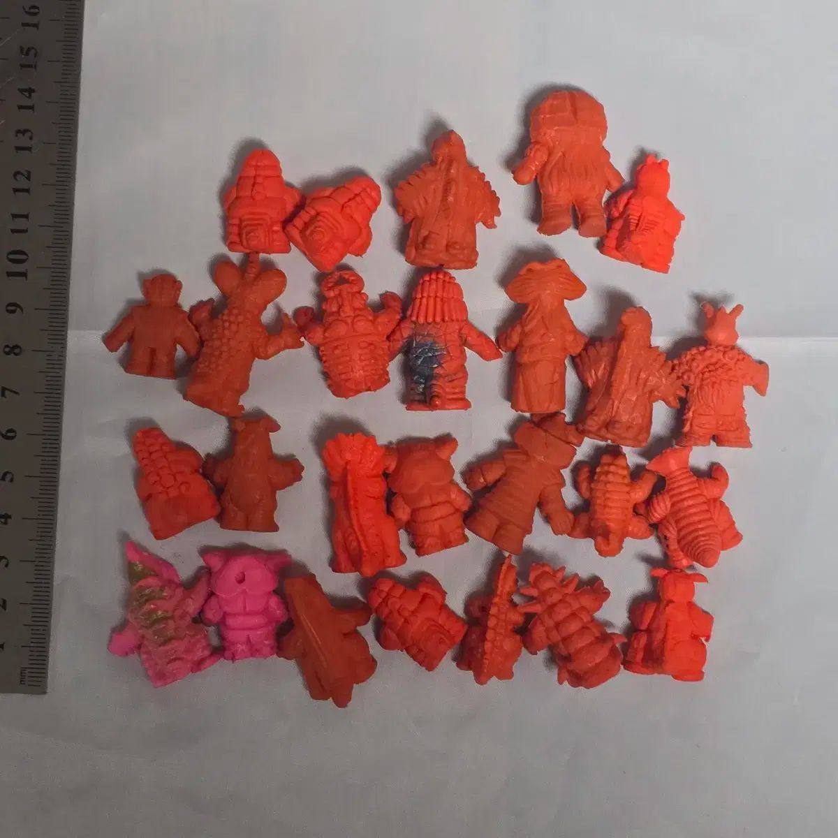 ウルトラマン 怪獣 ケシ ゴム フィギュア ぬいぐるみ レトロ玩具