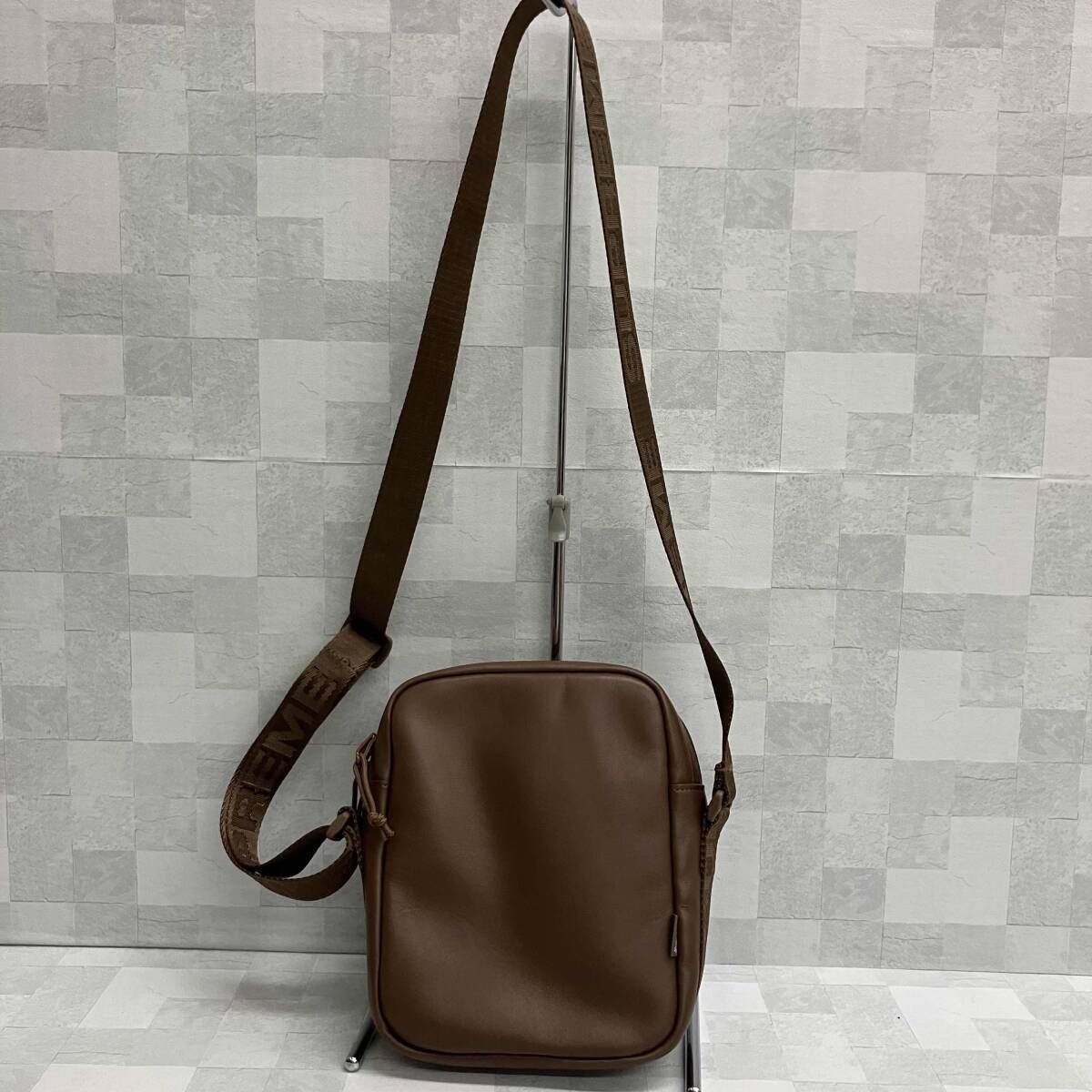 Supreme シュプリーム Leather Shoulder Bag ブラウン BRW ショルダ 