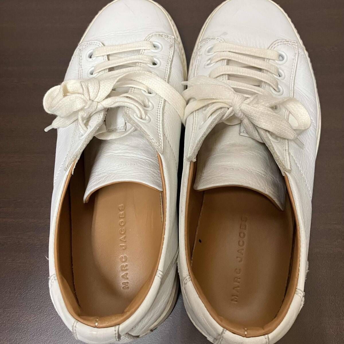 MARC JACOBS ホワイト スニーカー MARC JACOBS マークジェイコブス スニーカー レザー ITALY製 メンズ