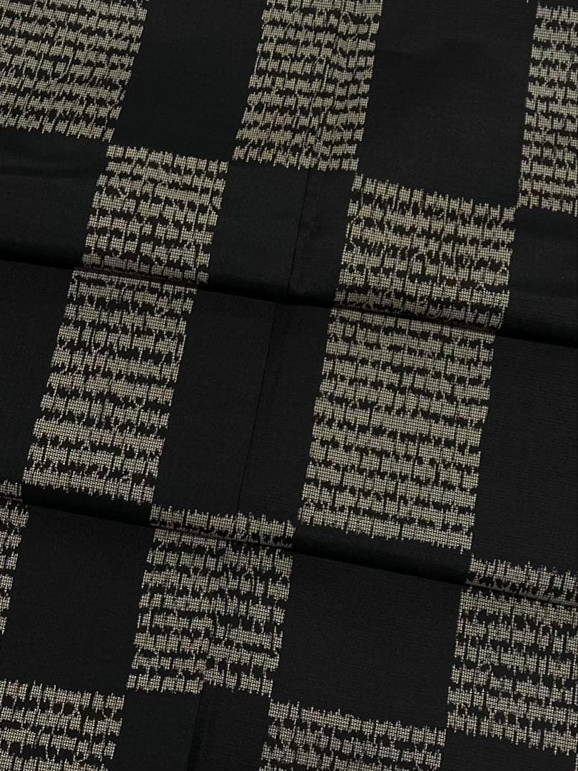 本場大島紬 縞大島 古代染色純泥染 正絹 旗印 躾糸付き A088 - メルカリ