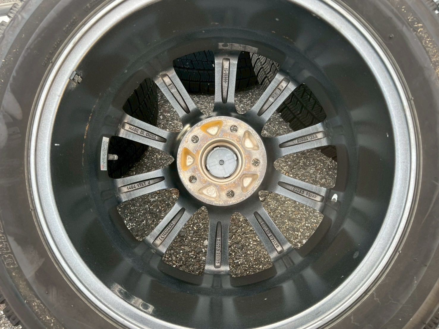 2511-49-08 バリ山 スタッドレス ブリヂストン VRX2 215/55R17