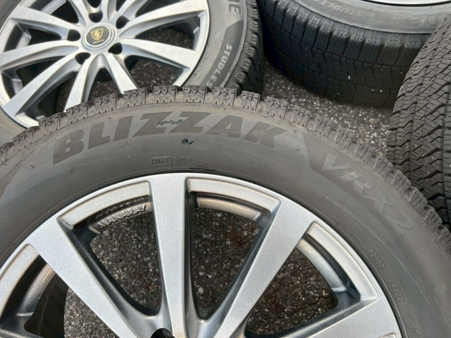 2511-49-08 バリ山 スタッドレス ブリヂストン VRX2 215/55R17