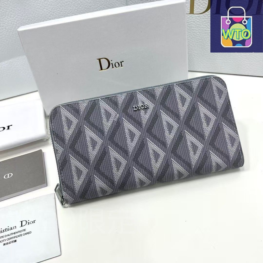 未使用級　ディオール　2つ折り財布　トロッター　おしゃれ　セレブ　高級　激レア 未使用級 ディオール 2つ折り財布 トロッター おしゃれ セレブ 高級 激