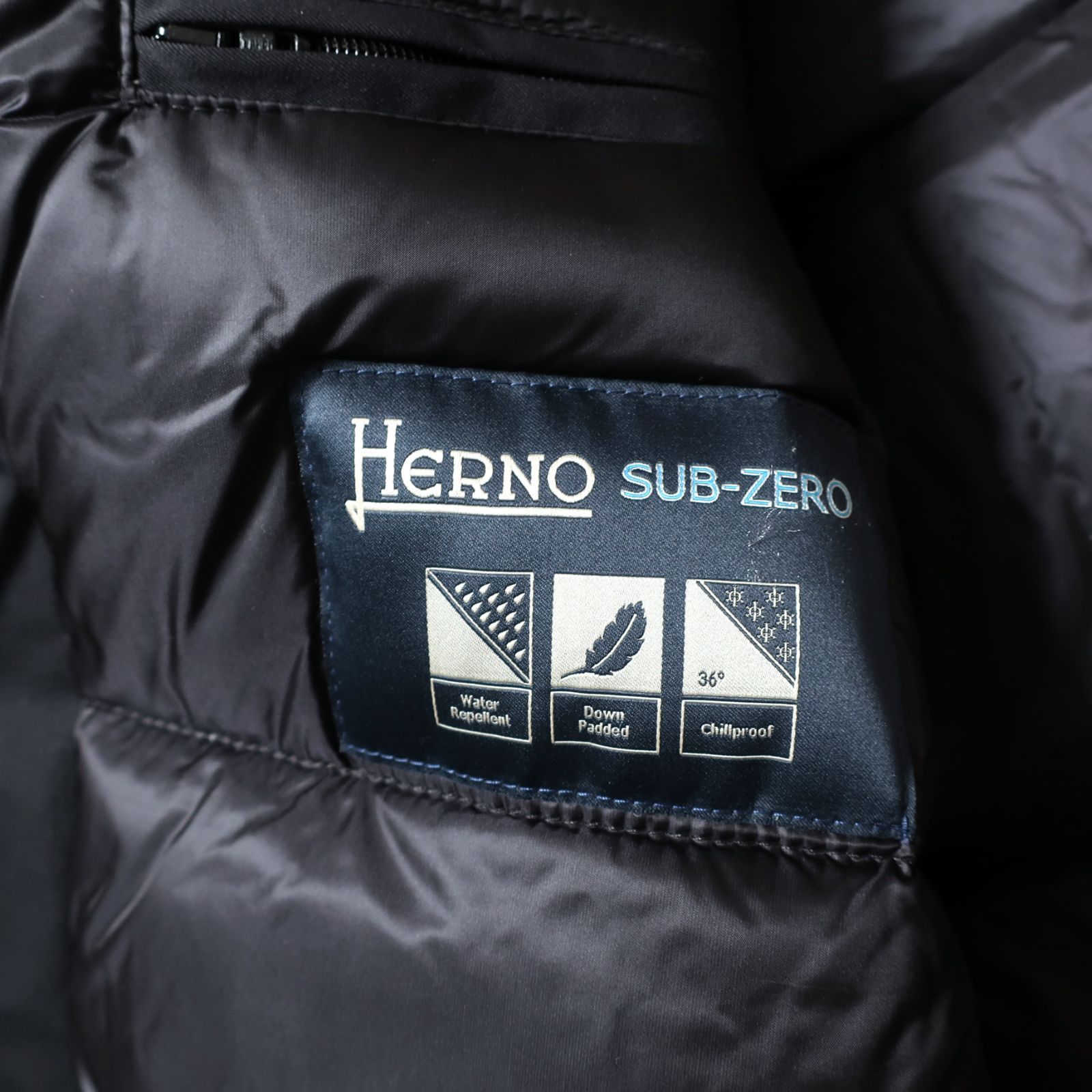 極美品 ヘルノ Herno ダウンコート/国内正規品/PI001063U ブラック 48 