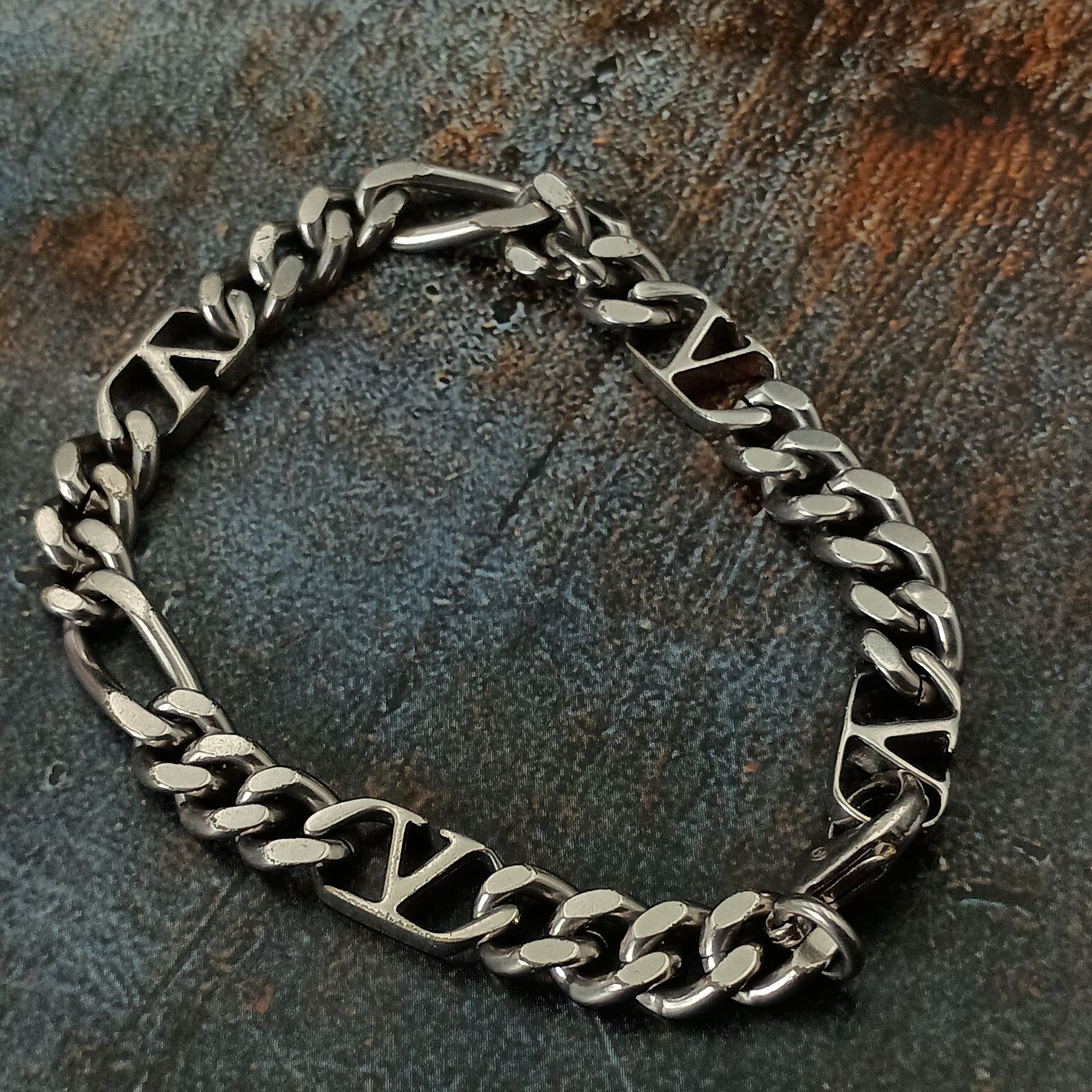 Valentino ヴァレンティノ Vロゴ シグネチャー ブレスレット メンズ