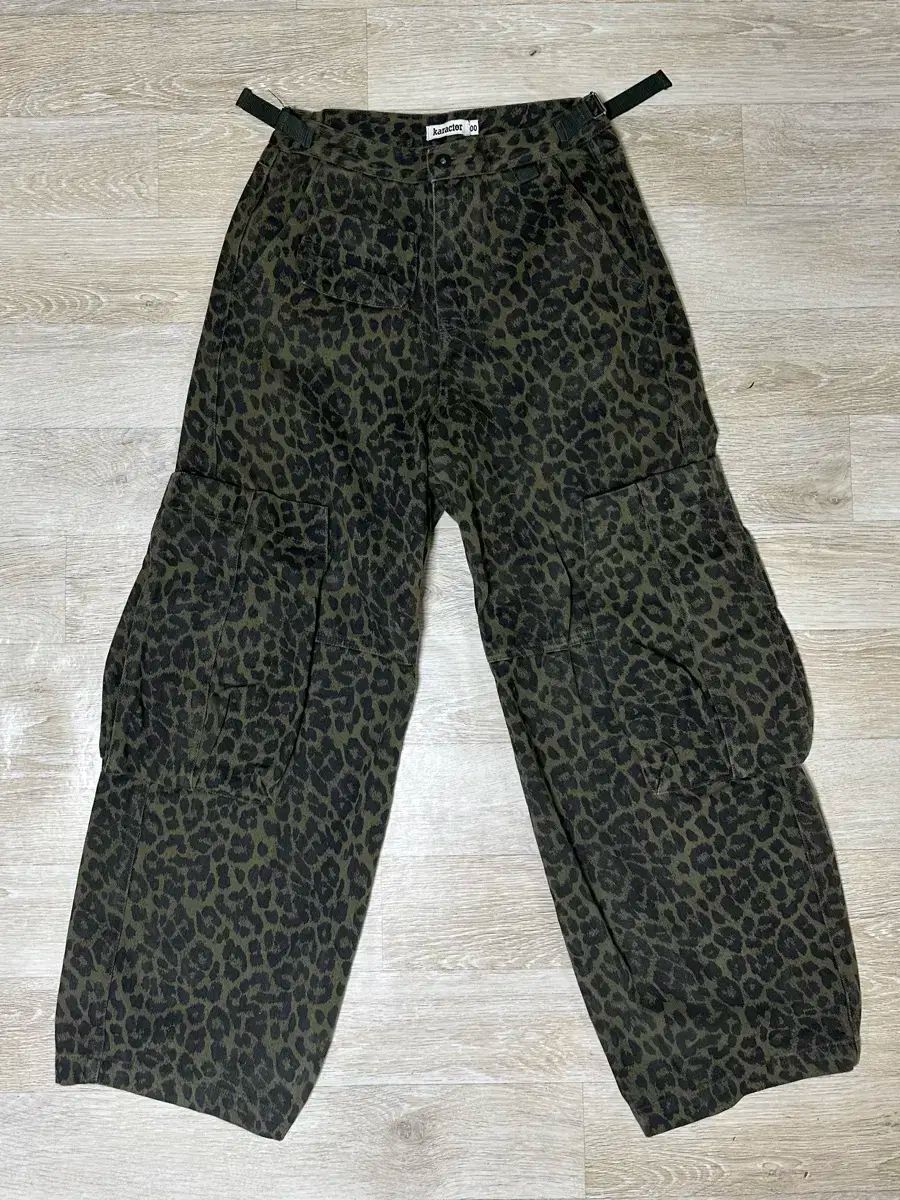 00 カララクタ ヒョウ柄 レオパード パンツ カーキ
