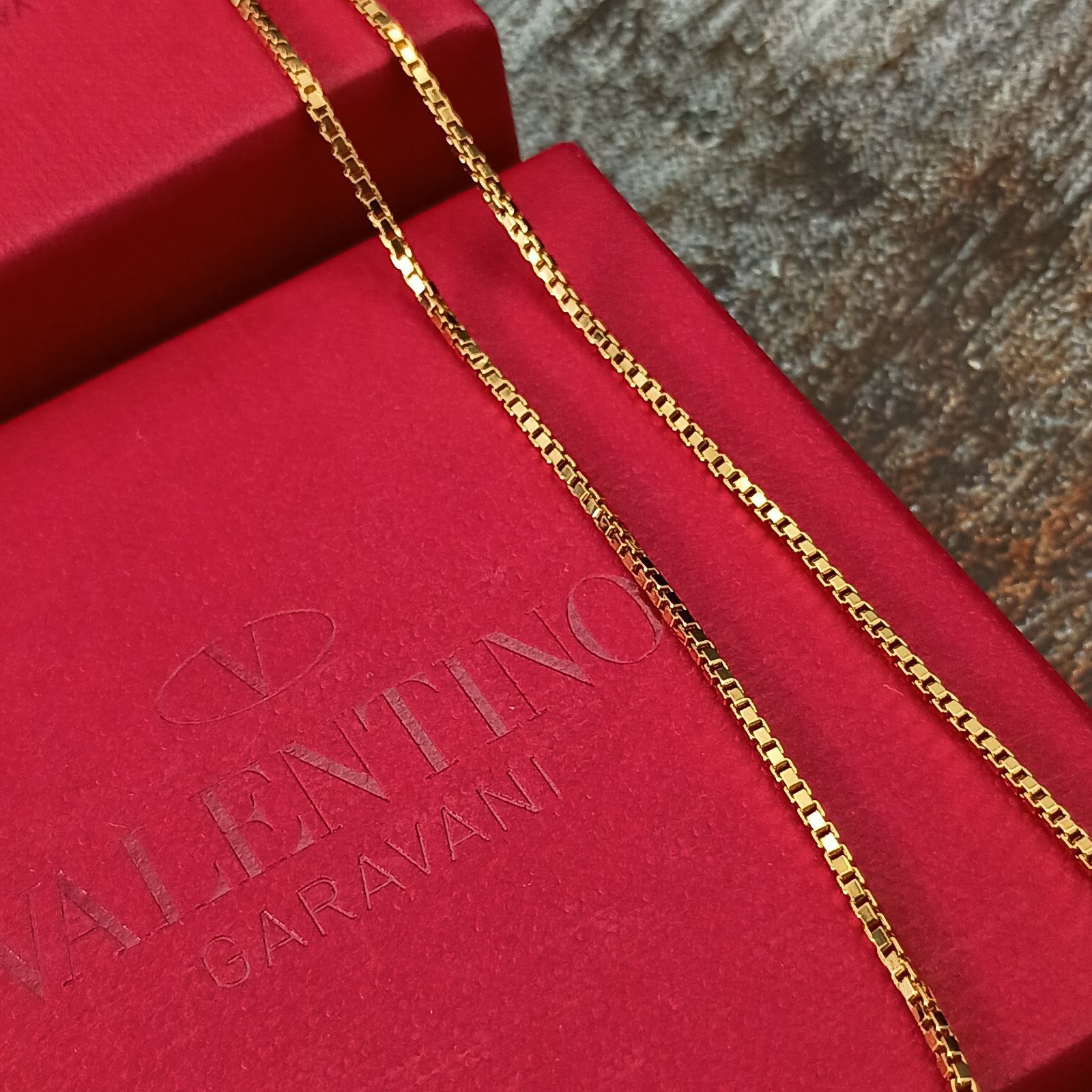 Valentino ヴァレンティノ ネックレス ゴールド スタッズ レディース 