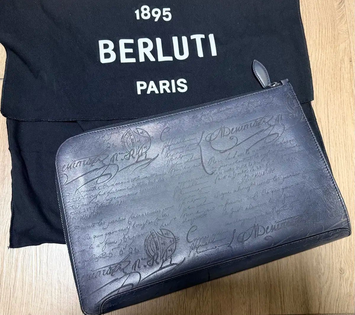 ベルルッティ 二乃 クラッチバッグ スクリット