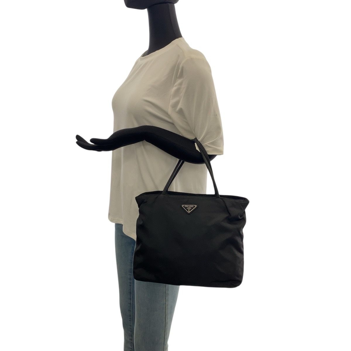 PRADA プラダ テスート 三角ロゴプレート ブラック 黒 シルバー金具