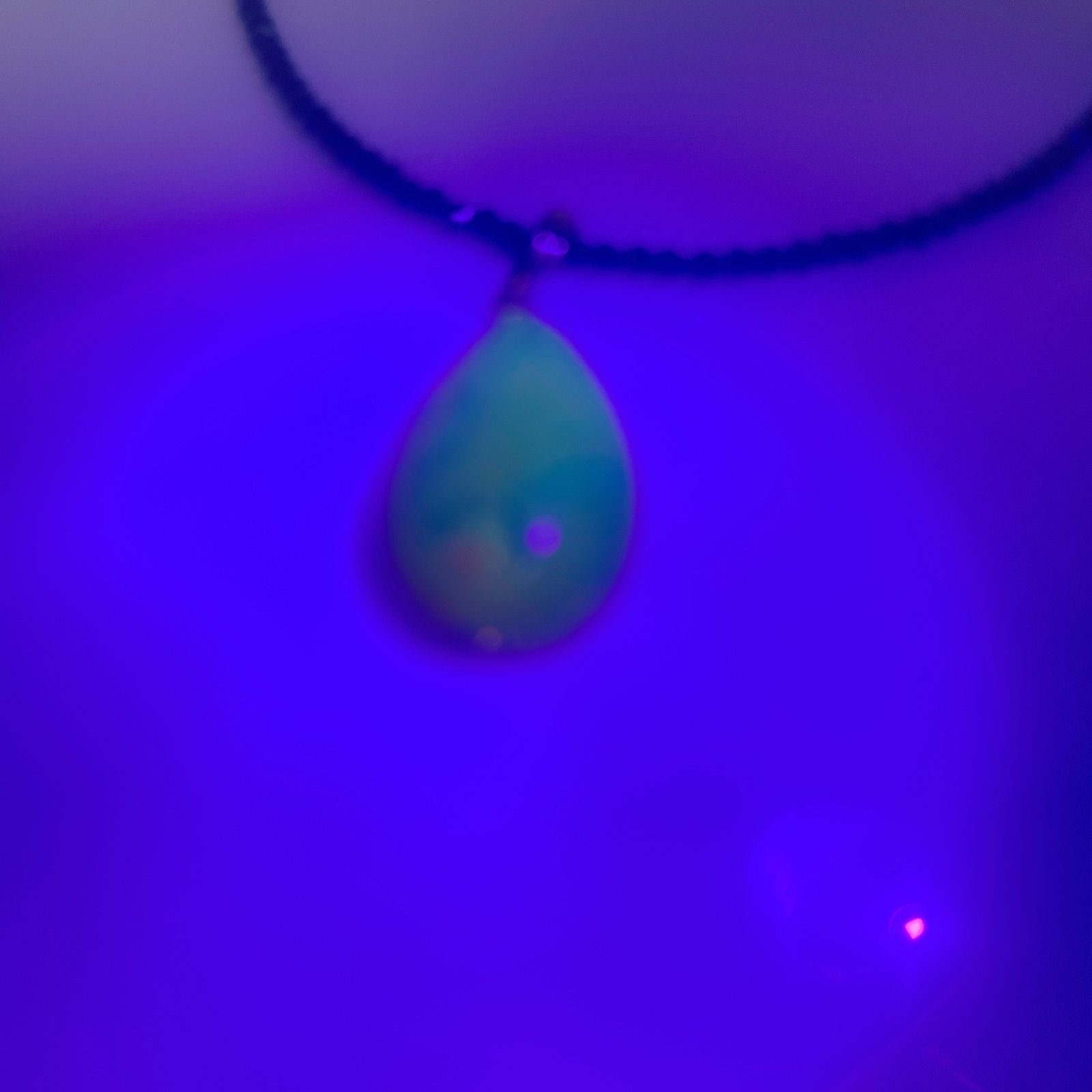 琥珀ペンダント虫入りブラックスピネルネックレスNO