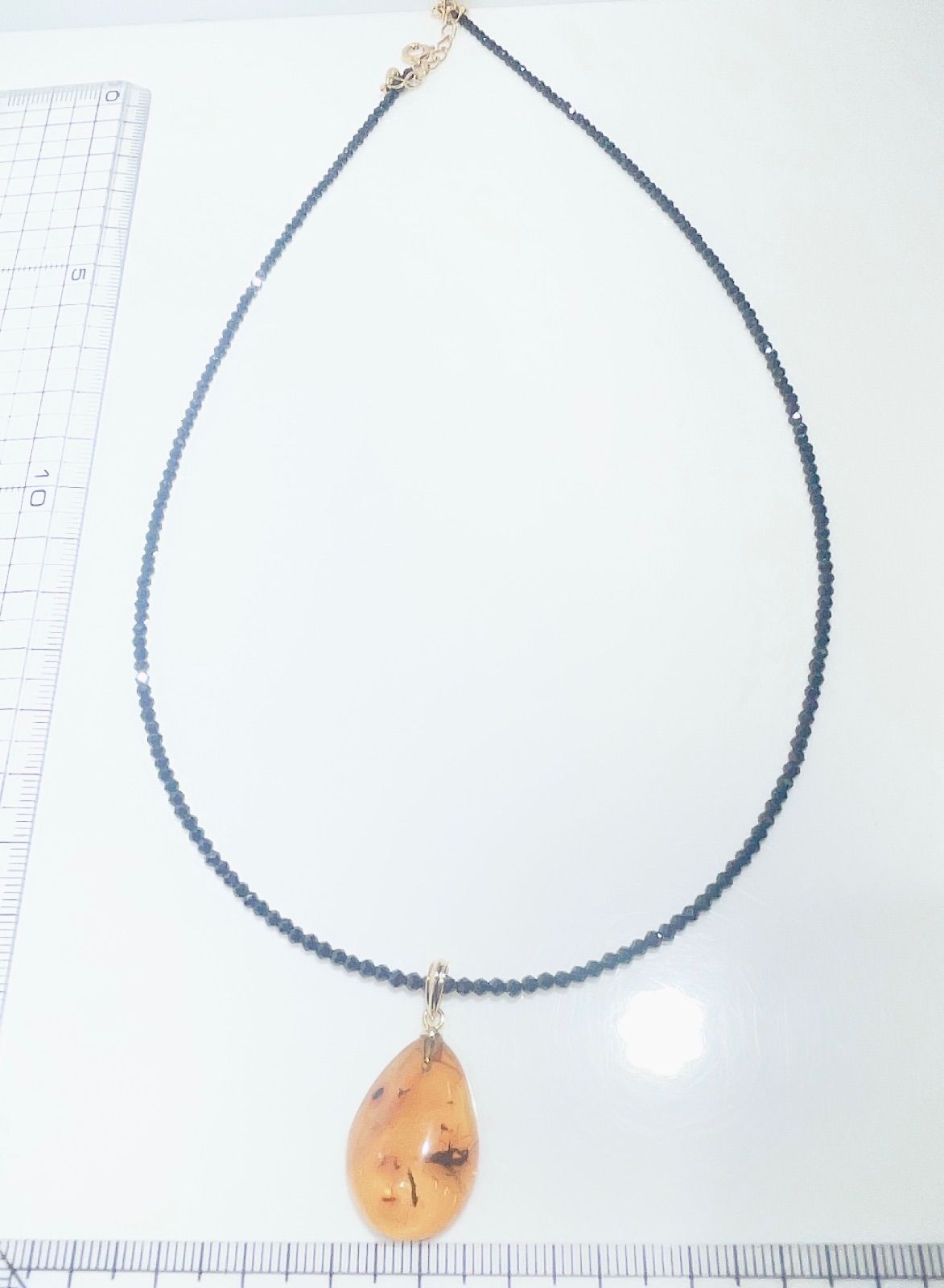 琥珀ペンダント虫入りブラックスピネルネックレスNO