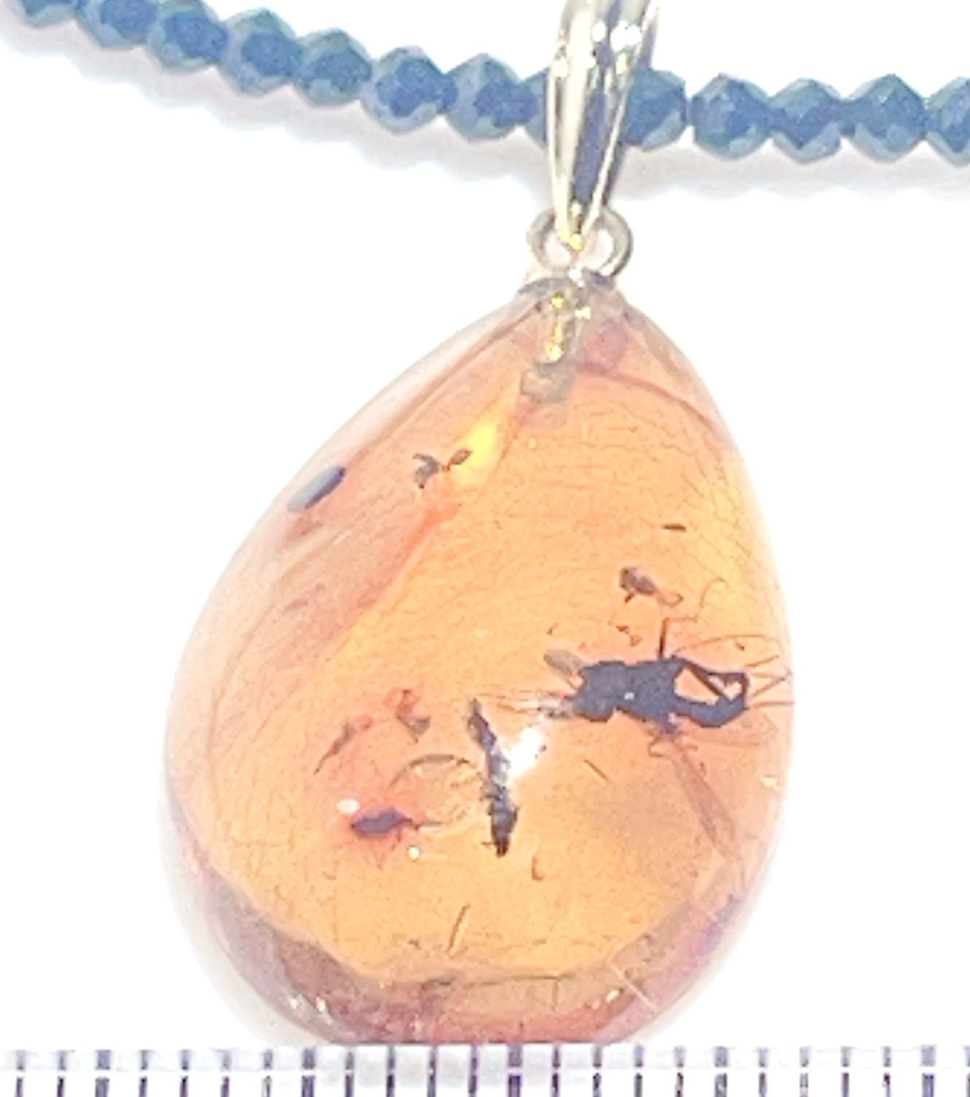 琥珀ペンダント虫入りブラックスピネルネックレスNO