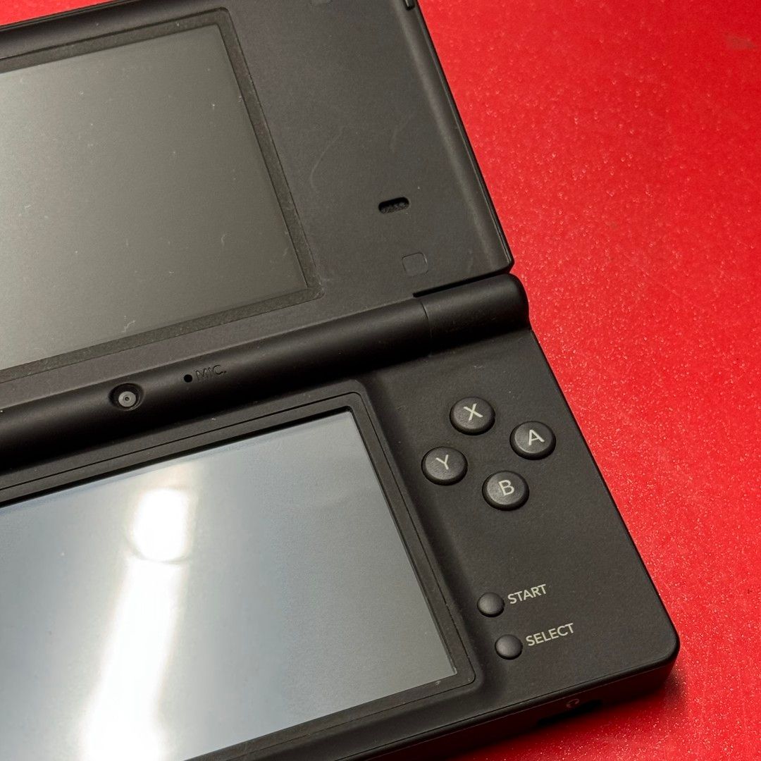 □任天堂 DSi 本体のみ ブラック 【動作可】 - メルカリ