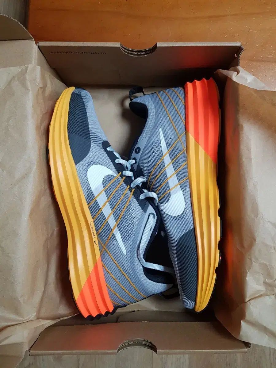 ナイキ ルナ ローン ランニングシューズ DV 2440