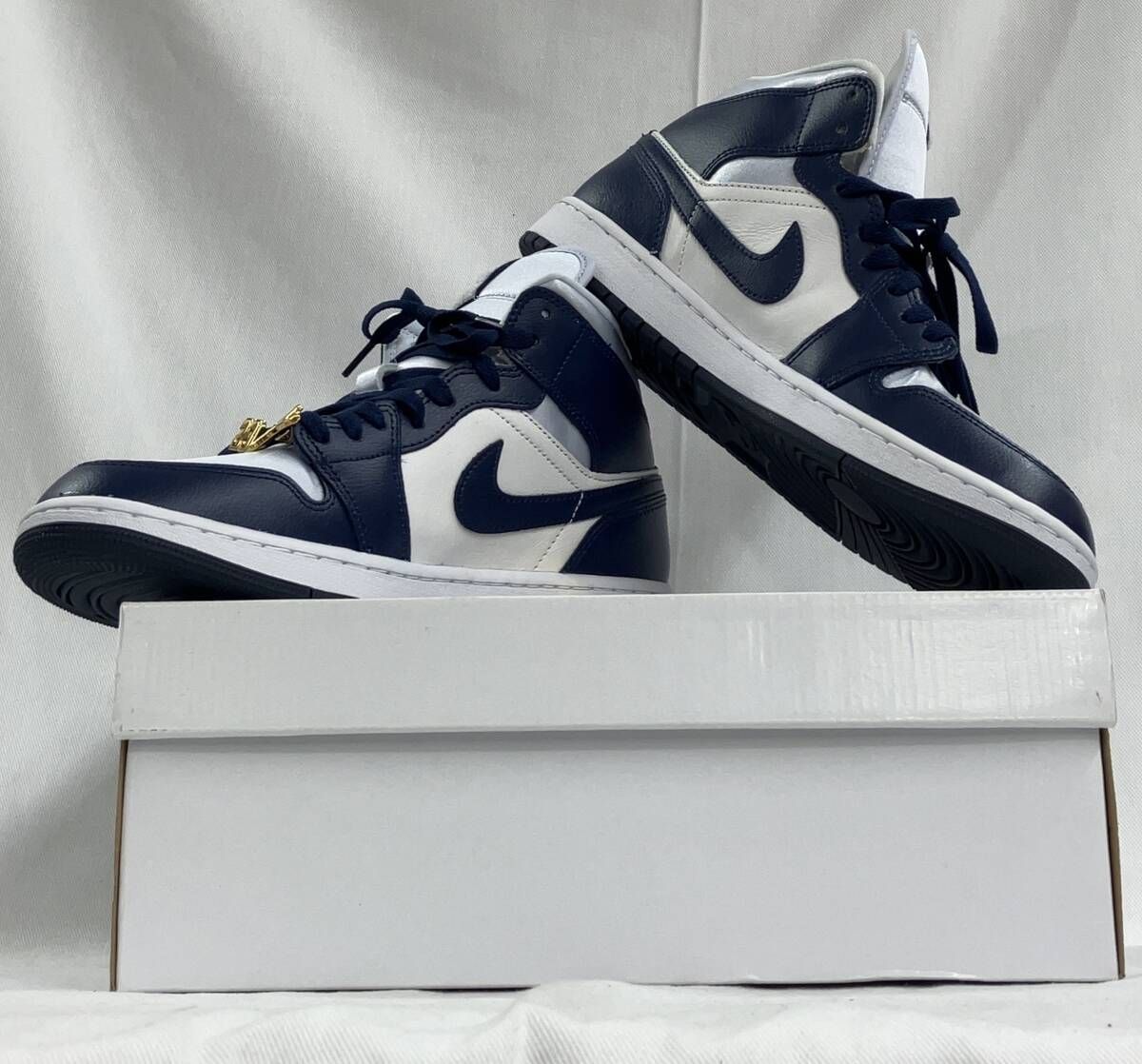 NIKE ナイキWMNS AIR JORDAN 1 MID SE スニーカー FZ8777-044 ブルー 