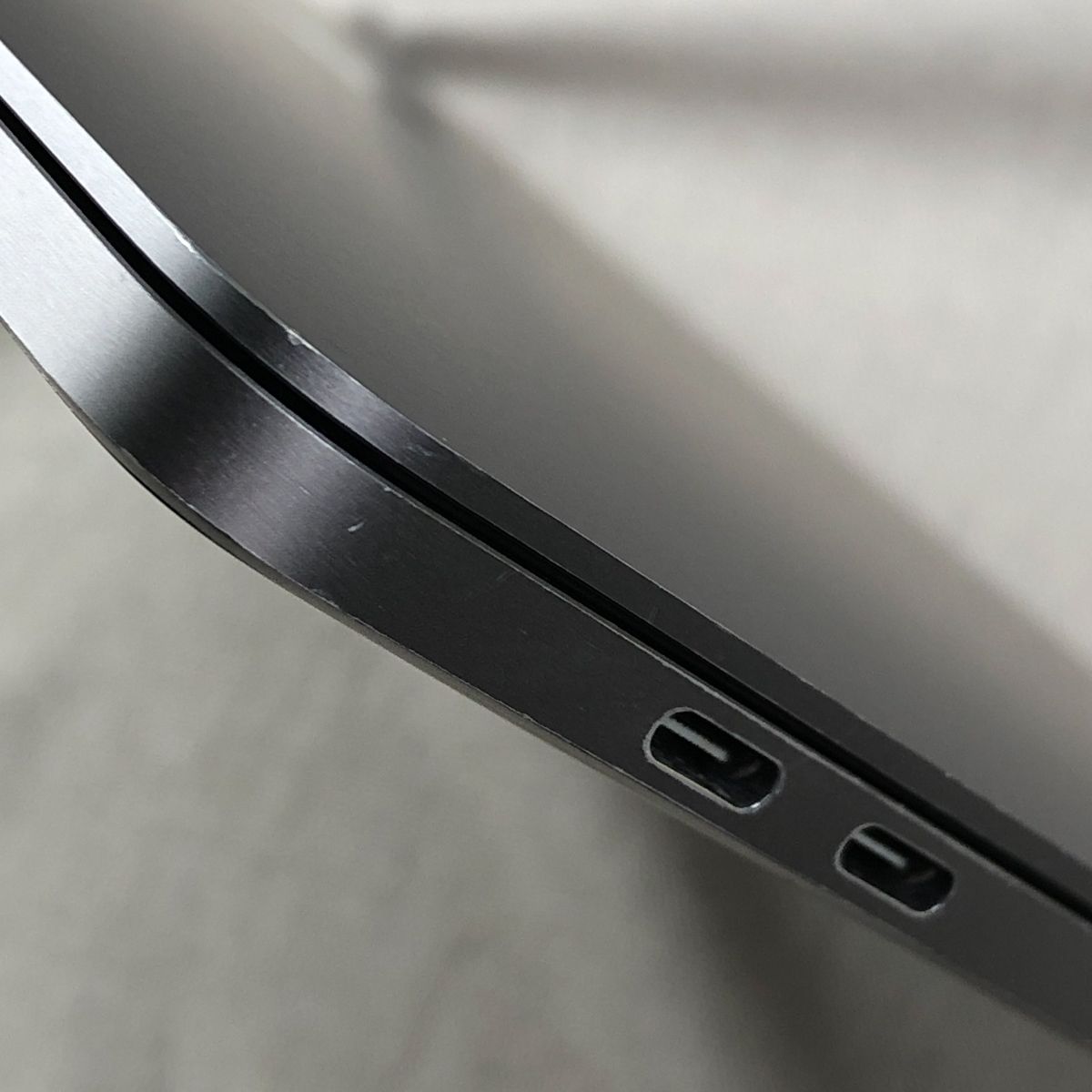 ◇ジャンク品・本体のみ◇Apple MacBook Pro (13インチ 2019)【Touch