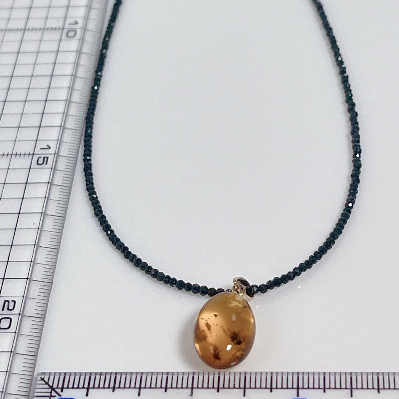 アクセサリー 琥珀虫入りペンダントブラックスピネルネックレスNO25-2407