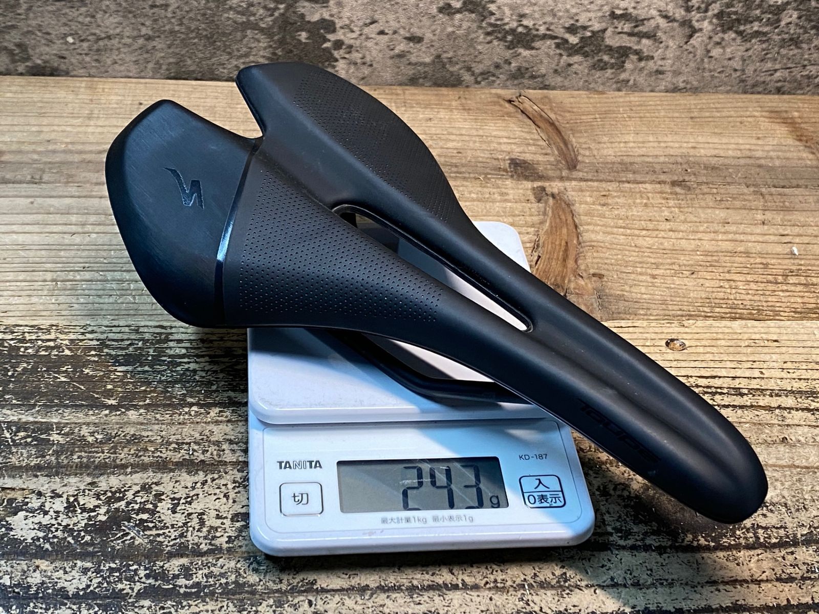 JP323 スペシャライズド SPECIALIZED TOUPE EXPERT サドル 黒 143mm