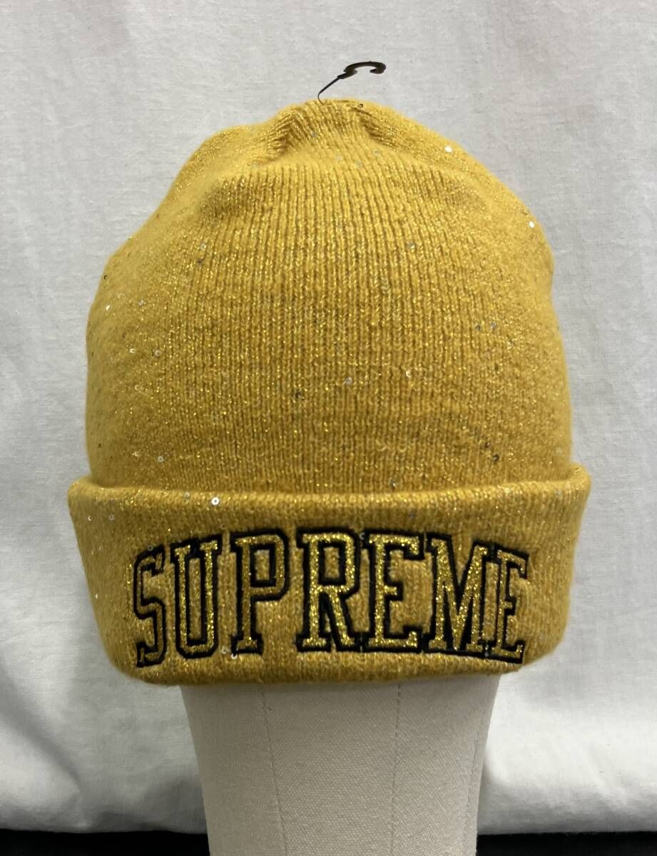 タグ付き Supreme NewEra Metallic Arc Beanie GOLD