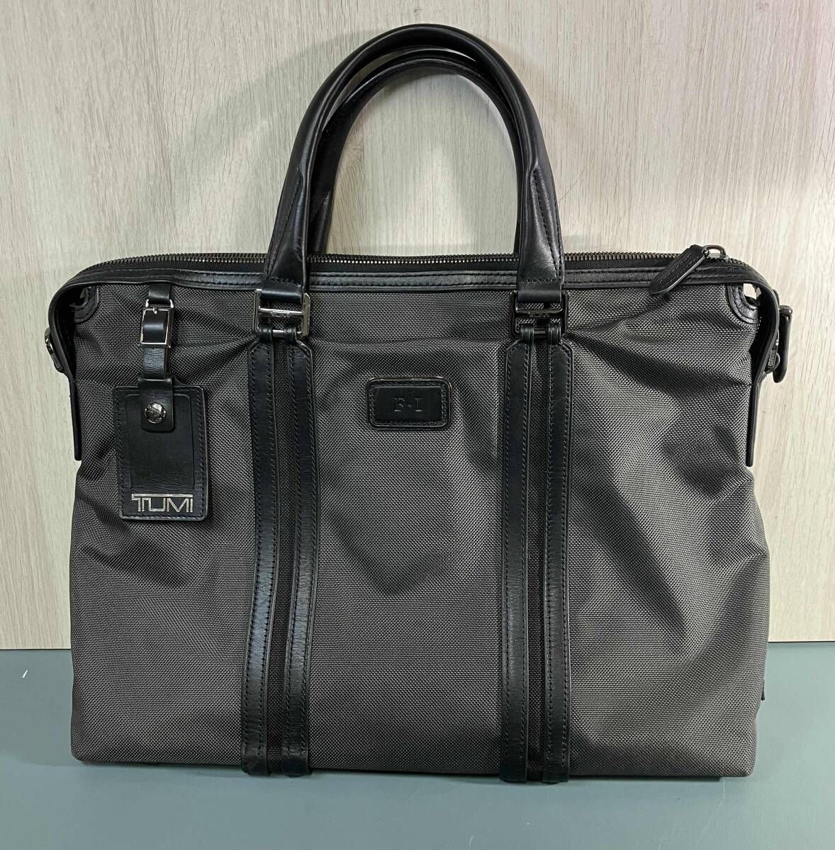 TUMI トゥミ jarvis ブリーフケース イニシャル入