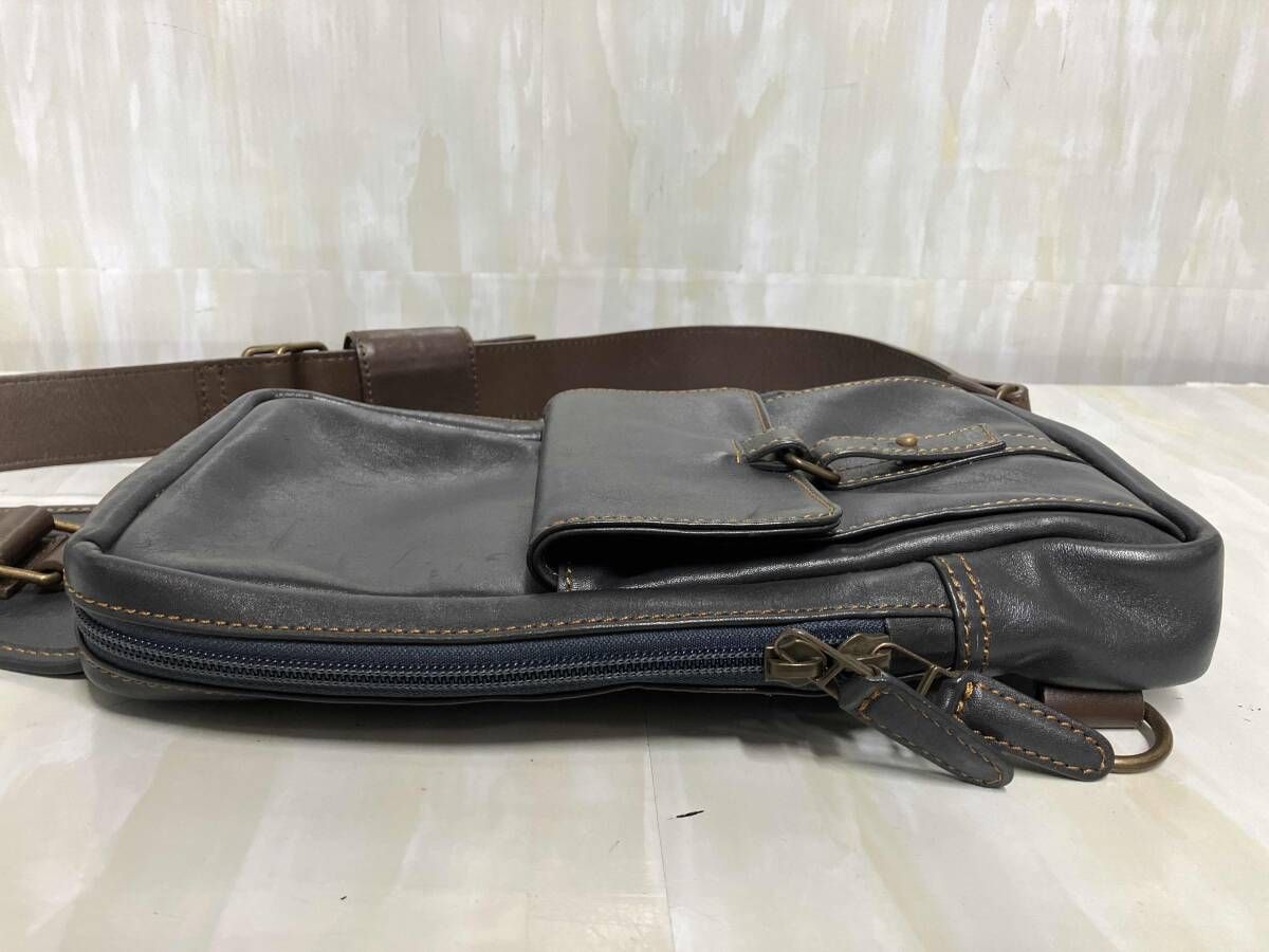 MOTHERHOUSE マザーハウス ボディバッグ レザー ネイビー