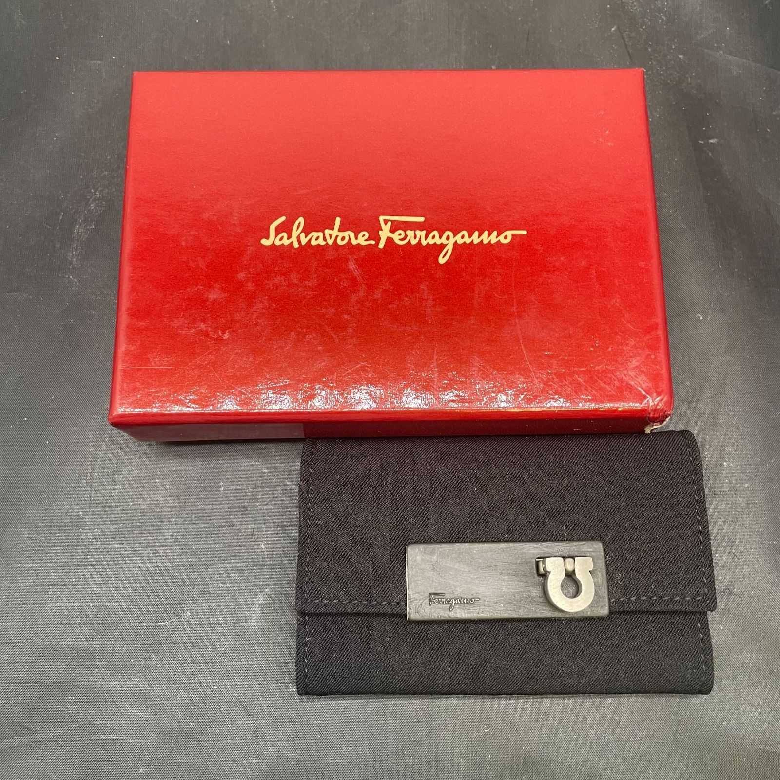 サルヴァトーレフェラガモ キーケース B25110653 - メルカリ