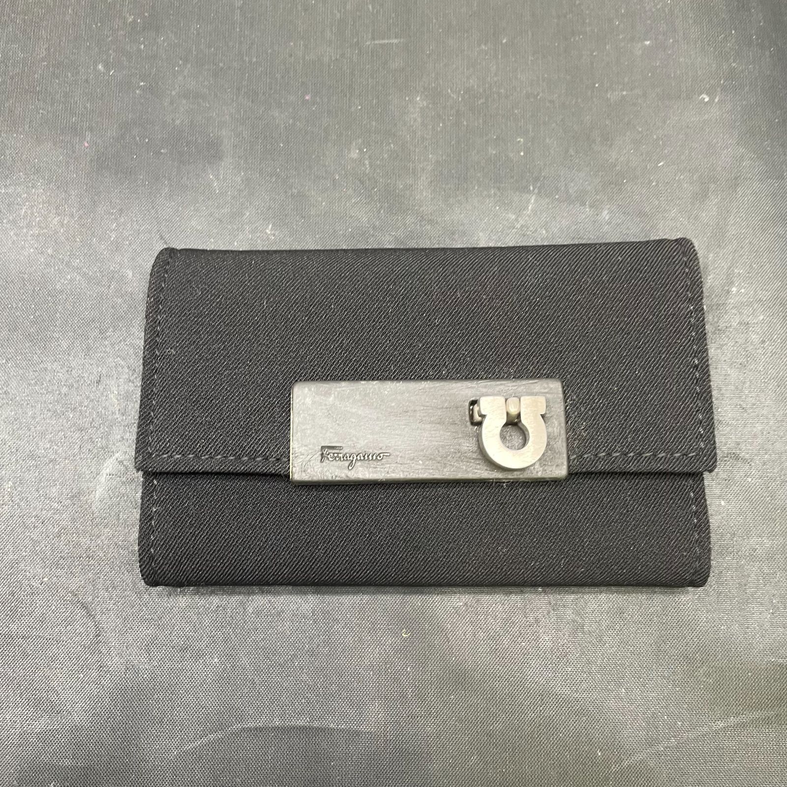 サルヴァトーレフェラガモ キーケース B25110653 - メルカリ