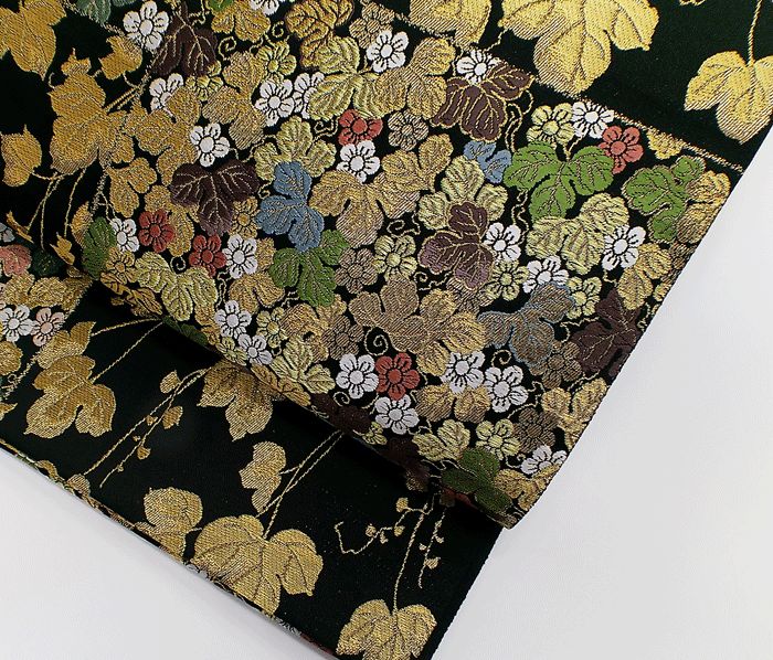 特選西陣袋帯 小粋な黒地に金のツタ柄 訪問着等に最適 仕立て済 六通柄