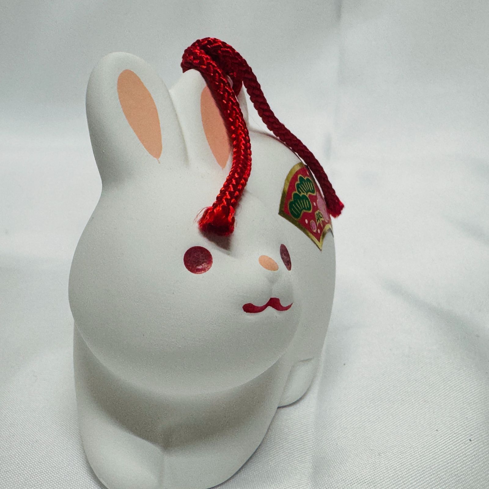 S【陶器】干支 置物 インテリア 卯 白兎 鈴 開運 箱付き - メルカリ