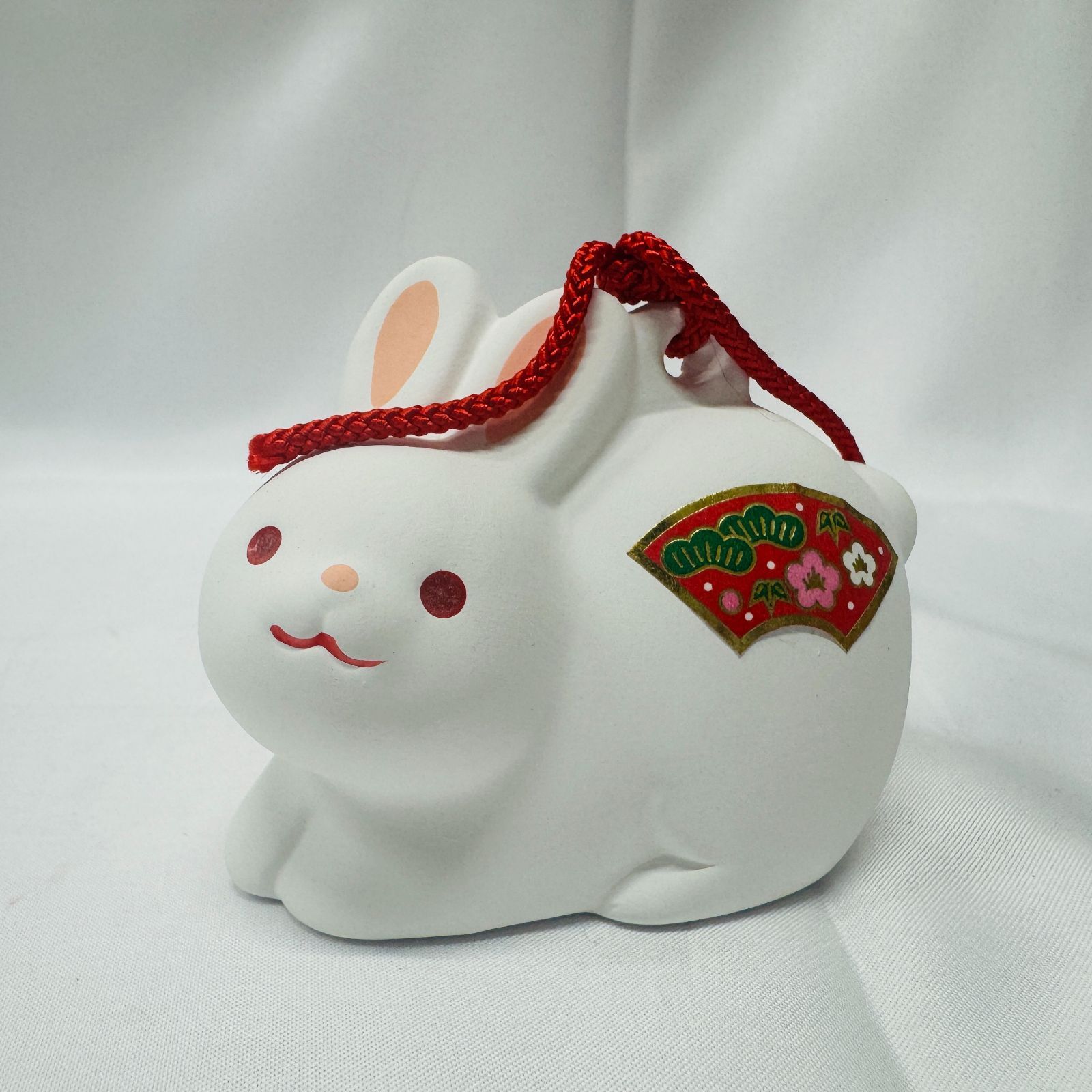 S【陶器】干支 置物 インテリア 卯 白兎 鈴 開運 箱付き - メルカリ