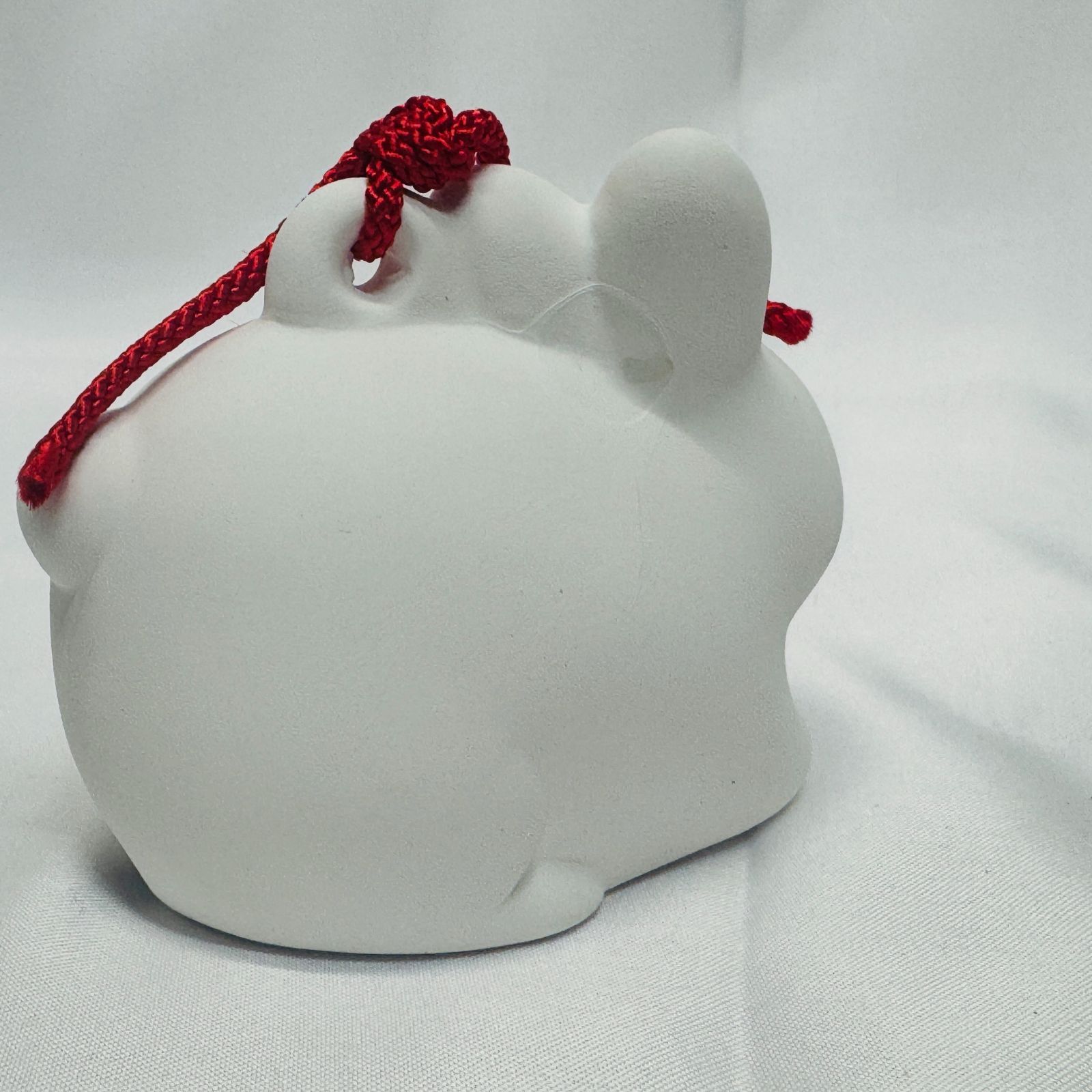 置物 s S【陶器】干支 置物 インテリア 卯 白兎 鈴 開運 箱付き - メルカリ