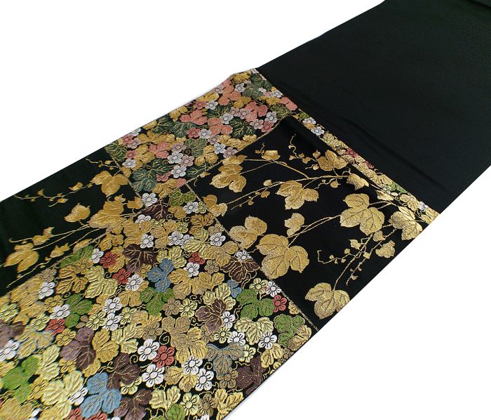 小粋な黒地に金のツタ柄 訪問着等に最適