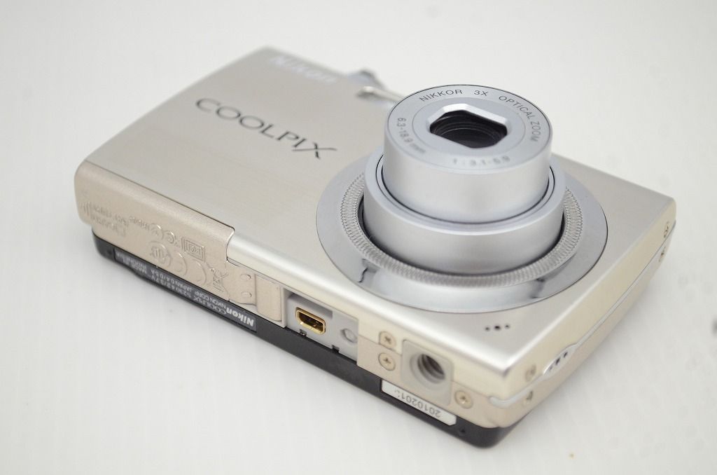 美品 Nikon ニコン COOLPIX S230 コンパクトデジタルカメラ シルバー
