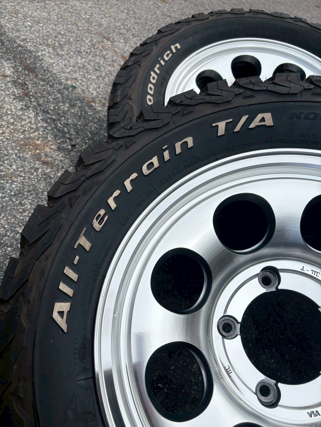 マルカサービス 16インチ