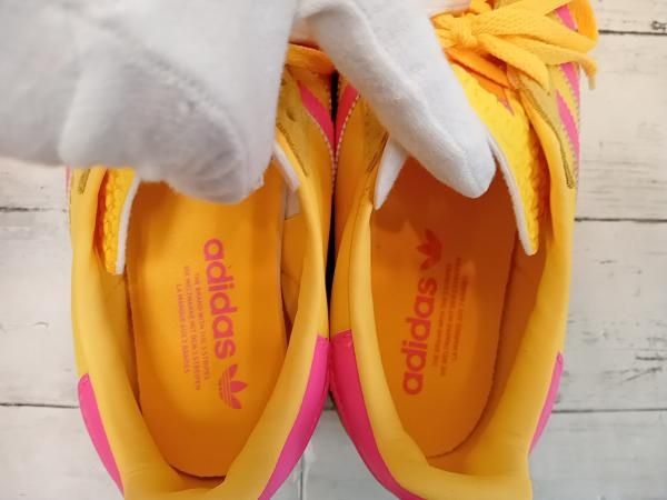 ピンク スニーカー