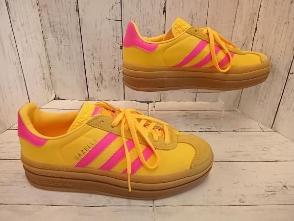 ピンク スニーカー