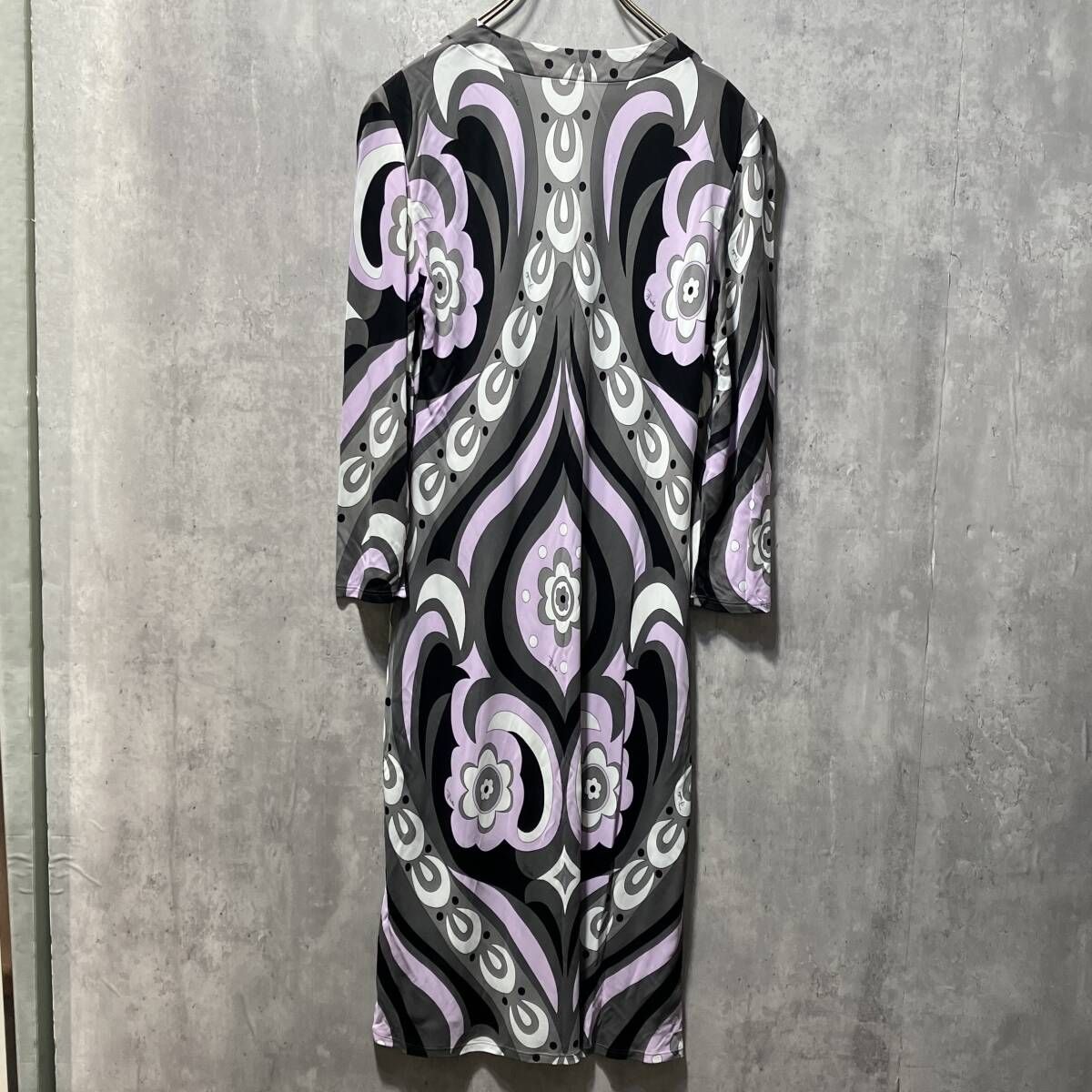 EMILIO PUCCI Vネックフラワーデザインワンピース エミリオプッチ 総柄 イタリア製 レーヨン ピンク グレー