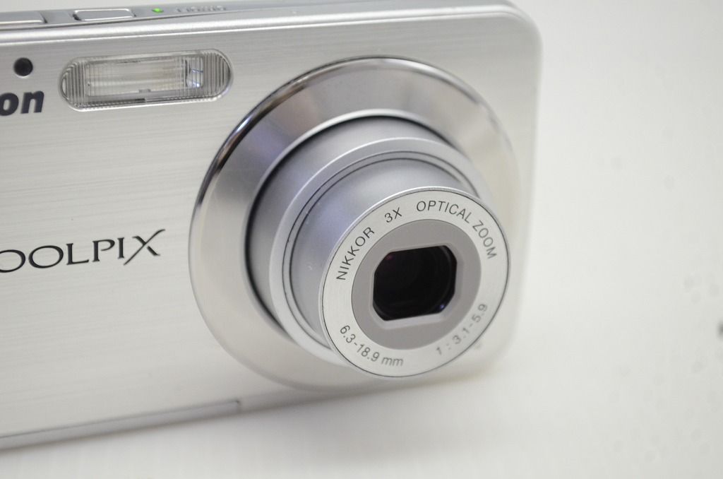Nikon ニコン COOLPIX S210 コンパクトデジタルカメラ シルバー 元箱付