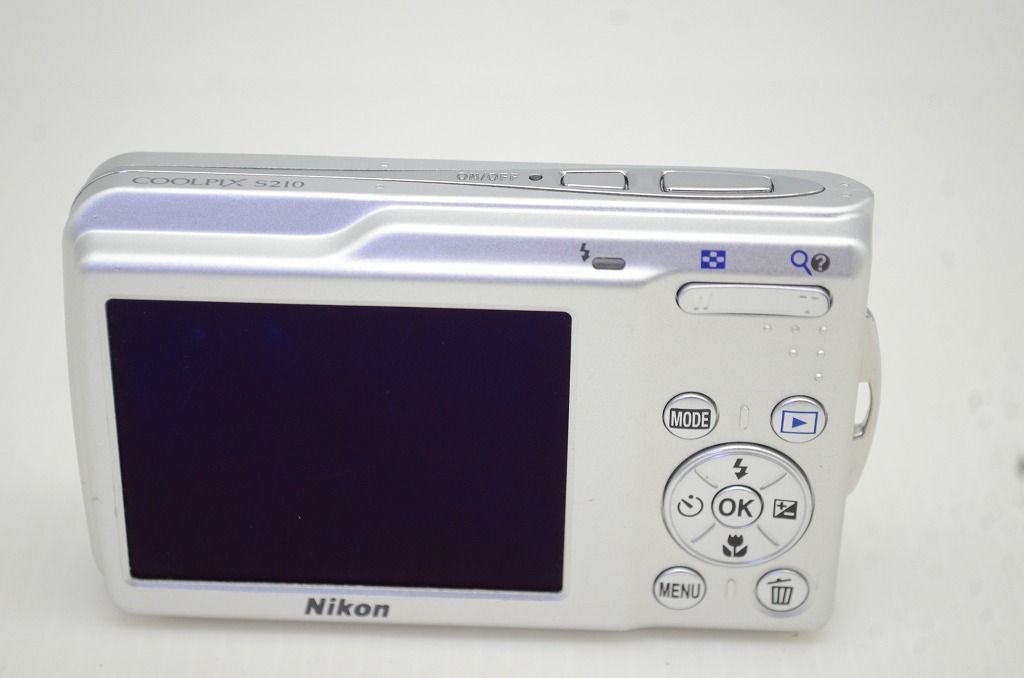 Nikon ニコン COOLPIX S210 コンパクトデジタルカメラ シルバー 元箱付