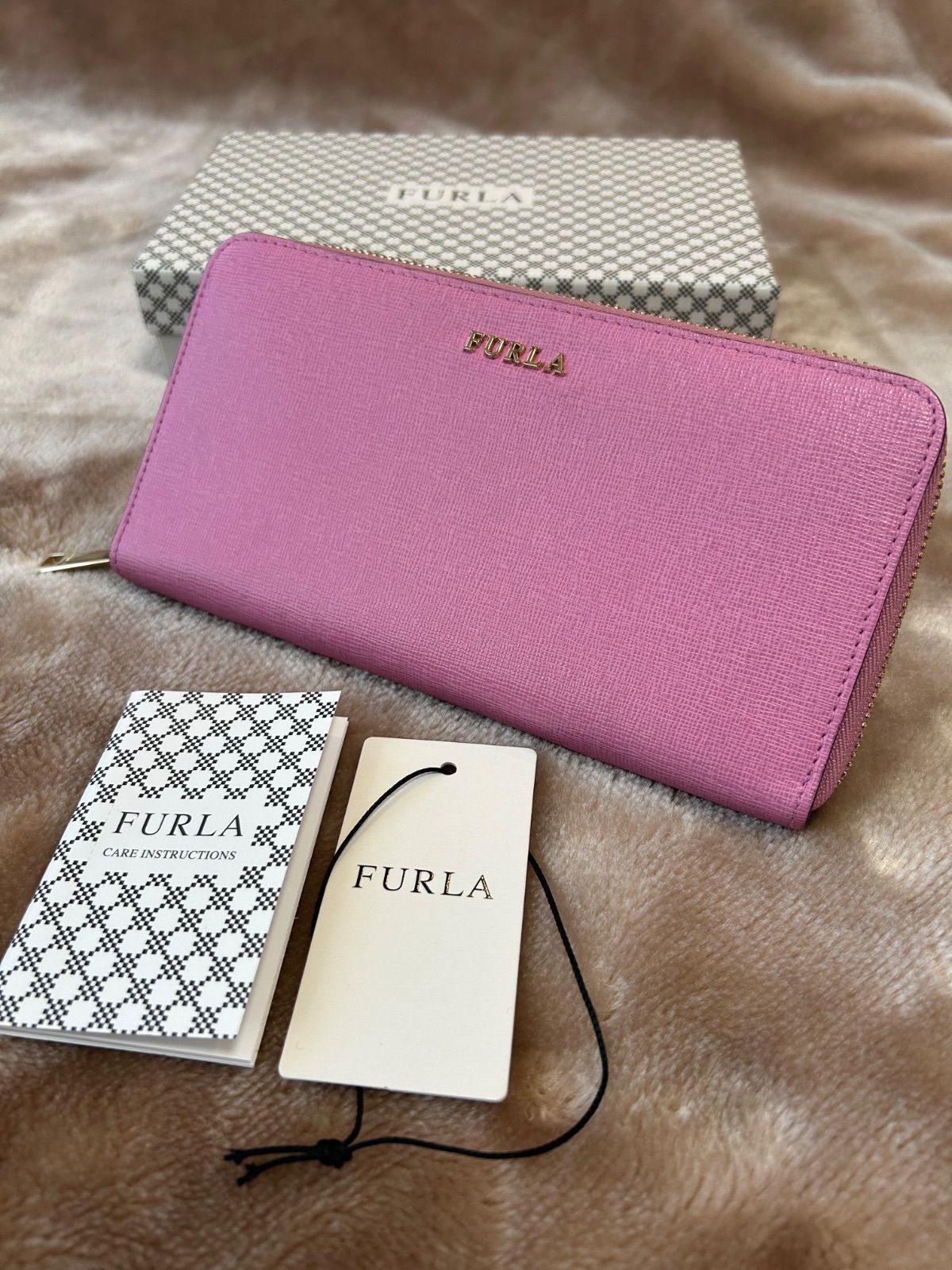 フルラFURLAファスナー付き長財布ラウンドファスナー長財布ラウンド