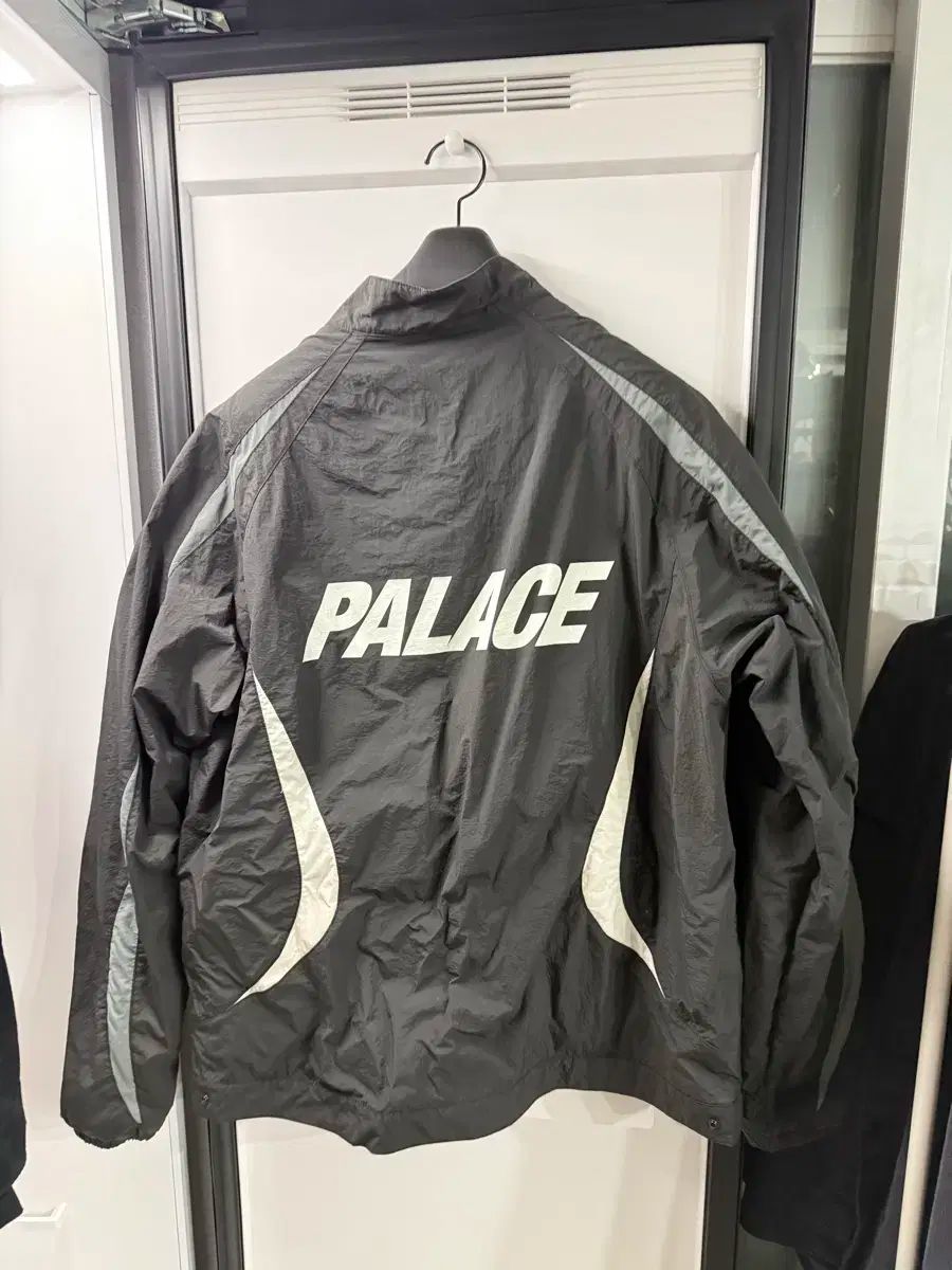 PALACE - JACKET 黒 WOOL SHIRT L ウールシャツジャケットの | シェルジャケット フラッグロゴ GORE-TEX ブラックダウンジャケット ブラック ヤマダウェブコム (Palace