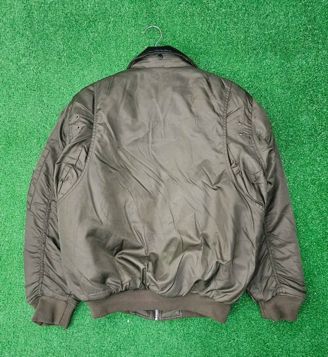 Us airporoe MA-1ジャケット