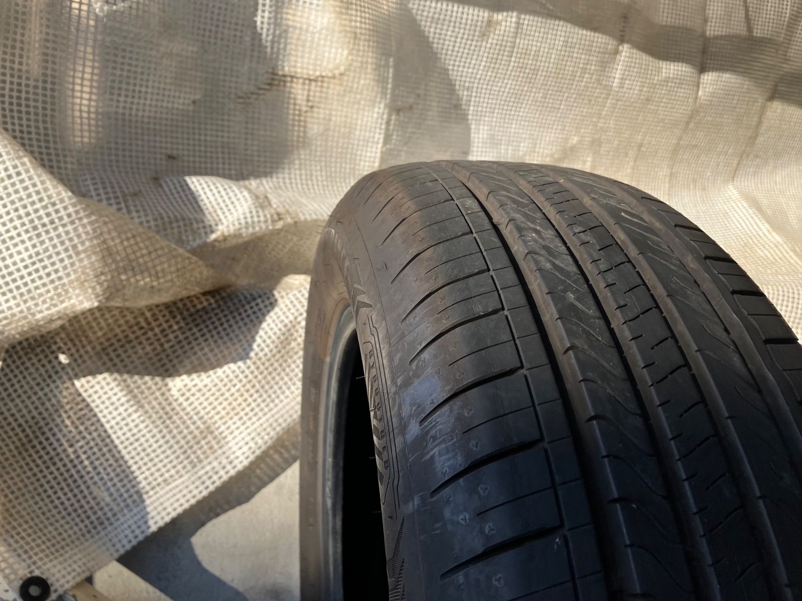 送料込み] 195/60R16 89H 2024年製 GOOD YEAR ASSURANCE TRIPLEMAX2