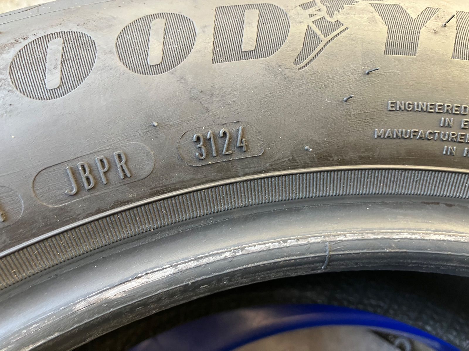 送料込み] 195/60R16 89H 2024年製 GOOD YEAR ASSURANCE TRIPLEMAX2